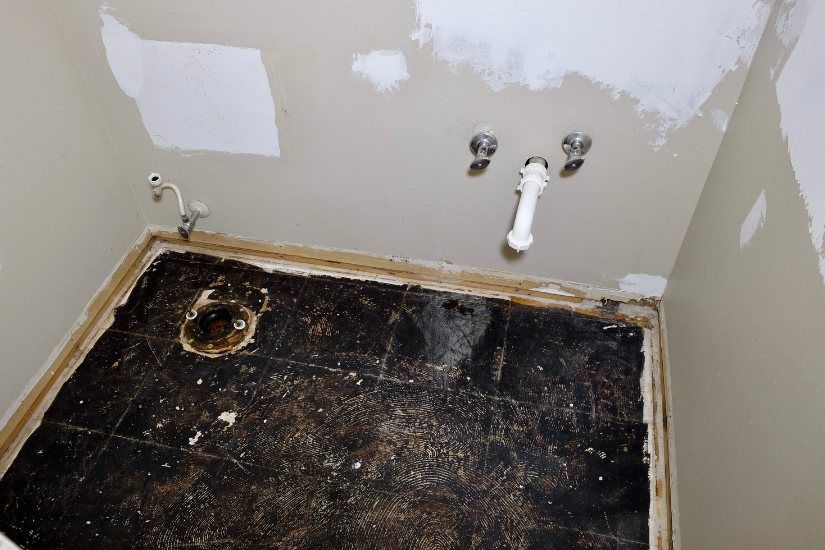 Maximize Space with Solutions for Small Bathroom Remodeling